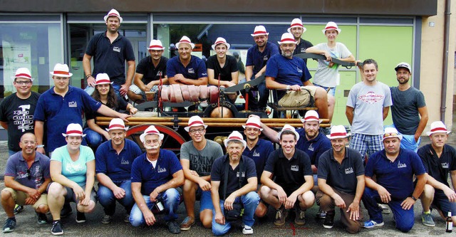 Mit der alten Tragkraftspritze aus Sch... die Friesenheimer in Oberhausen mit.   | Foto: Feuerwehr