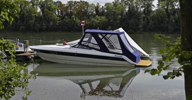 Bei gutem Wetter sind auf dem Rhein auch viele Motorboote unterwegs.   | Foto: Felix Held