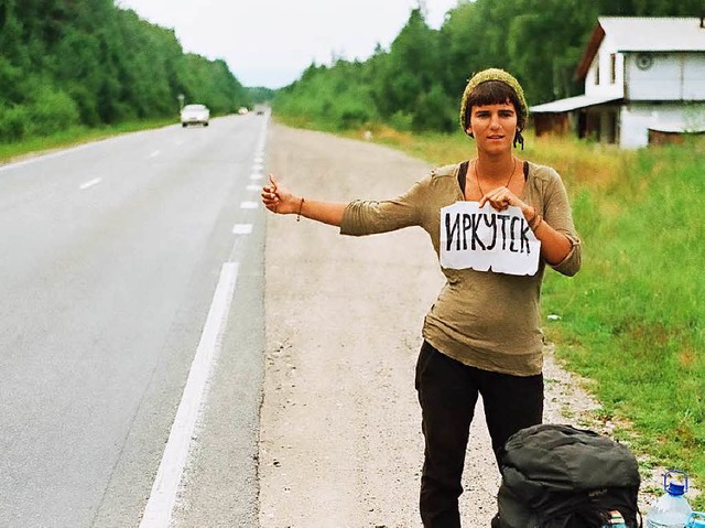 Gwen Weisser beim Trampen in Sibirien  | Foto: Patrick Allgaier