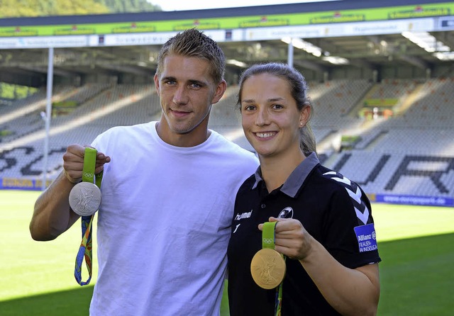 Entspannt und sichtlich  zufrieden aus...ck: Laura Benkarth und Nils Petersen    | Foto: rita eggstein