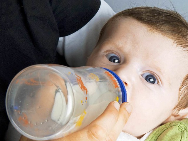 Als Material fr  Babyflaschen ist der...atz von Bisphenol A bereits untersagt.  | Foto: Armin Weigel