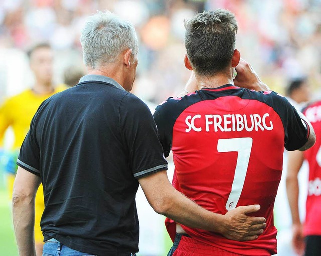 Mutmacher Streich und Spieler Niederle... schenkt dem Angreifer sein Vertrauen.  | Foto: Achim Keller