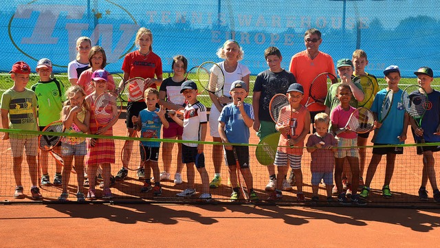 Tennis-Schnupperkurs: Die Kleinen waren mit Interesse bei der Sache.  | Foto: Jrg Schimanski