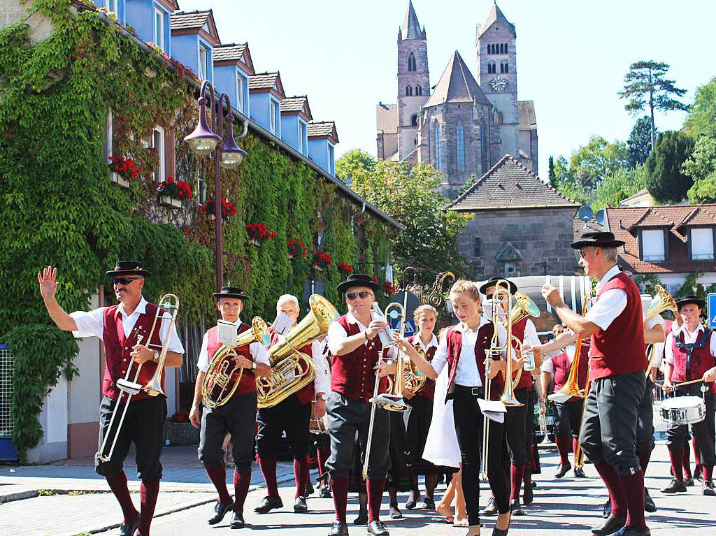 Eine Augenweide: der Festumzug zum Kreistrachtenfest in Breisach