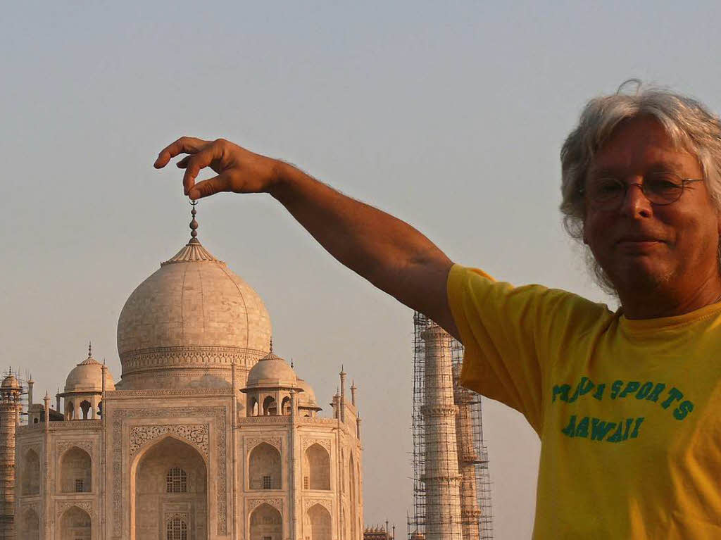 William Strmer aus Kippenheim hat den Taj Mahal in Indien fest im Griff.