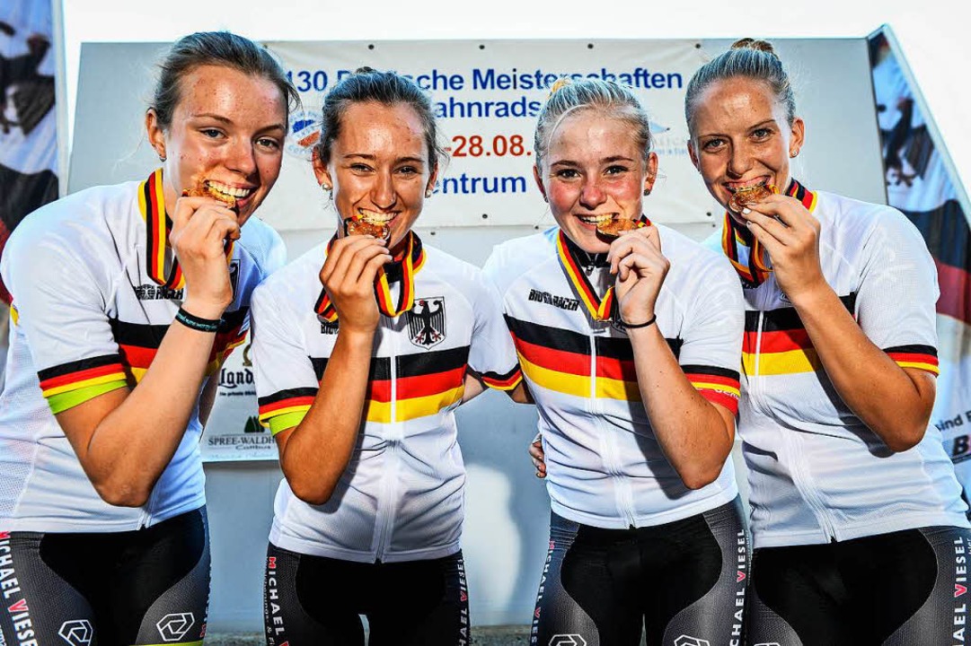 Annika Teschke (von links) aus Merding...r Deutschen Bahnradsportmeisterschaft.  | Foto: Arne Mill