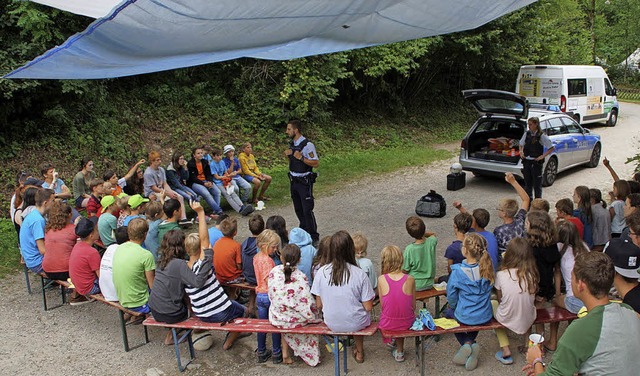 Die Kinder bekamen Besuch von der Polizei.  | Foto: privat