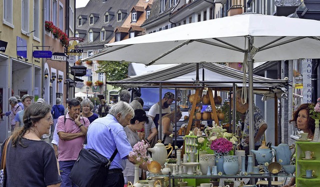 Flanieren und Entdecken beim Kunstmarkt in der Oberen Altstadt  | Foto: Michael Bamberger