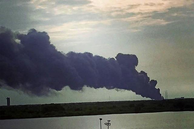 Rakete der privaten Raumfahrtfirma SpaceX explodiert