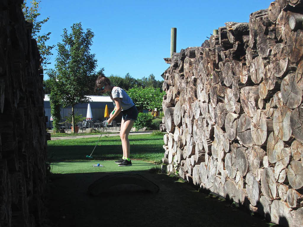 Die Aufnahme wurde mit einer Canon gemacht, bei der Naturminigolfanlage in Bad Sckingen.Fotografin:  Monika KieferBZ Fotosommer: Licht und Schatten