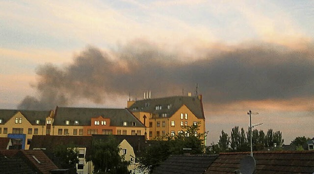 Der Brand eines Elektrobetriebs in Hn...n  besorgten Brgern alarmiert wurde.   | Foto: Rolf Weiss