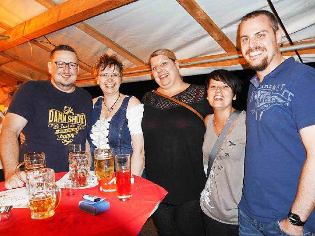 Das Hrnlefest in Wallbach, organisiert von der Hrnle-Clique, war am Samstag und Sonntag ein voller Erfolg. Fotos: Marion Rank