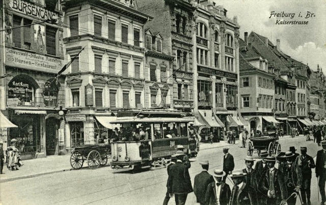Die  Huserzeile mit dem Warenhaus Lin... auf einer Ansicht aus dem Jahr 1906.   | Foto: Archiv Manfred Gallo