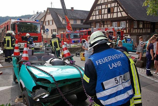 Erst ein Autounfall, dann brennt’s in der Schule