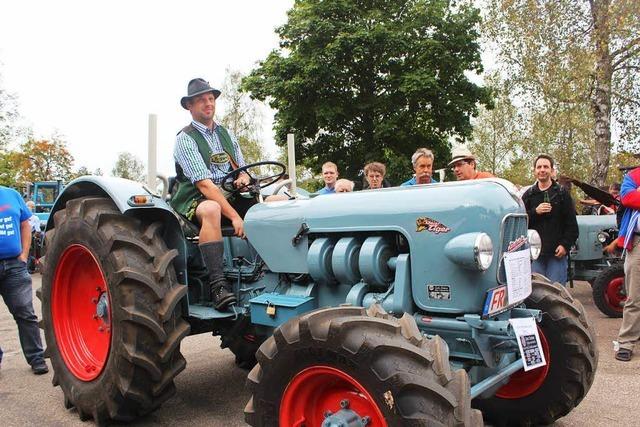 Eicher-Treffen in Schluchsee: Traktorenfans feiern ihre Lieblingsmarke