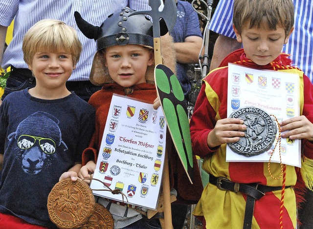 Junior-Helfer: Jonah Brinkmann, Thorben Mner und Linus Brinkmann (von links).  | Foto: Sylvia-Karina  Jahn