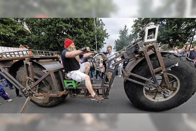 Lkw-Fahrer konstruiert rekordverdchtiges Monsterbike