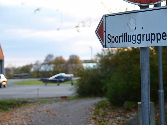 Der Unfall geschah am Flugplatz Bremga...terschaft im Fallschirmspringen statt.  | Foto: Sebastian Wolfrum
