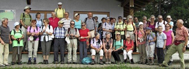 Die Schweizer Seniorenorganisation &#8...grte die gut gelaunte Wandergruppe.   | Foto: Baumeister