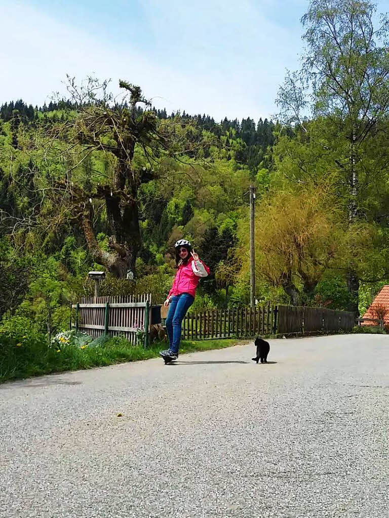 Diese Aufnahme entstand mit einem Samsung Galaxy A3 an den Belchenhfen beim Waveboard fahrenFotografin: Monika KieferBZ Fotosommer: Sport