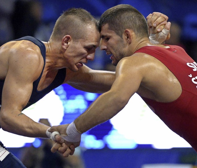 Olympiasieger beim TuS: Davor Stefanek (re.) mit Frank Stbler   | Foto: dpa