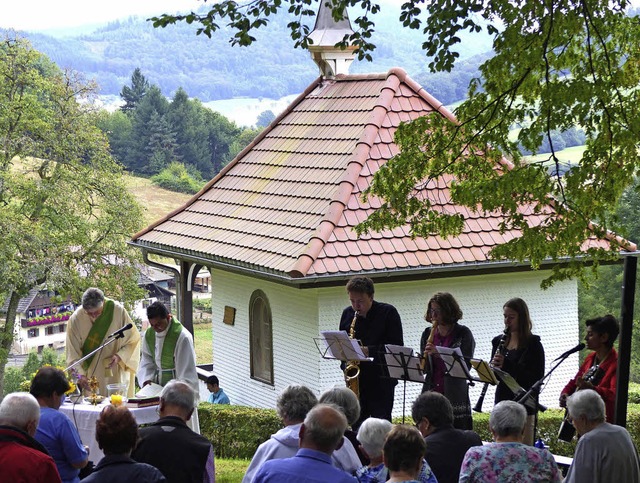 Gottesdienst mit Blick ins Tal   | Foto: privat