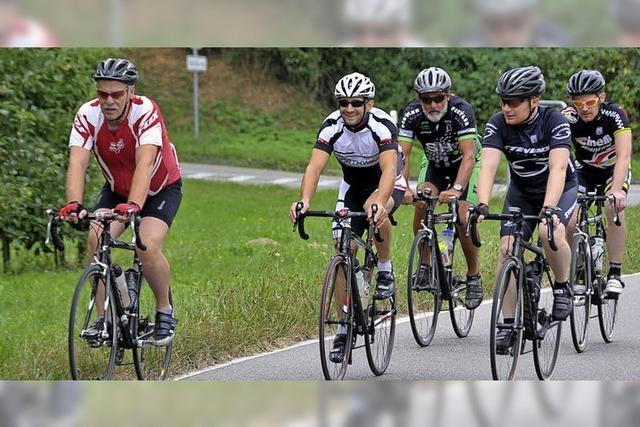Viele Radsportbegeisterte nahmen an der Radwanderfahrt durch Kaiserstuhl und Tuniberg teil