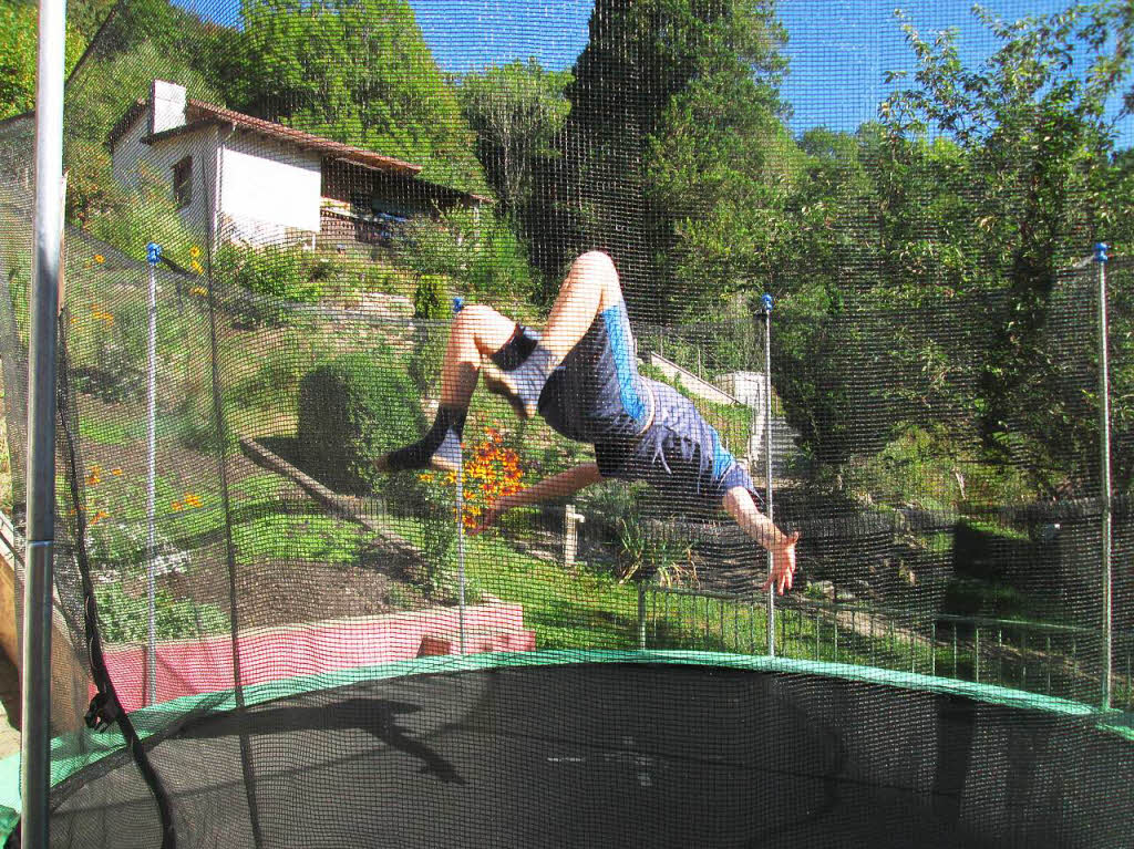 Den Salto rckwrts fotografierte Monika Kiefer mit einer Canon A350ISBZ-Fotosommer: Sport