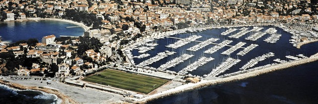 Das sdfranzsische Bandol mit dem markanten Stadion direkt am Meer gelegen  | Foto: Archivfoto: BZ