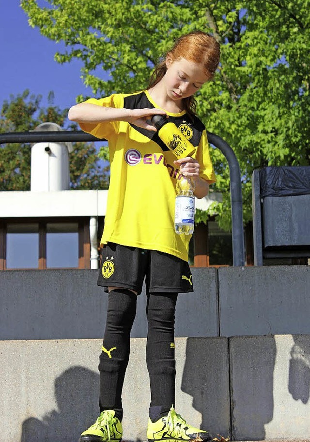 Alle Kinder bekamen den BVB-Dress.   | Foto: Veranstalter