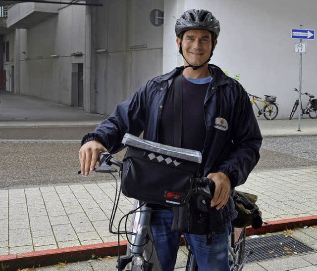 Freut sich aufs E-Bike: BZ-Mitarbeiter...beginn in der Karl-Frstenberg-Strae   | Foto: Horatio Gollin