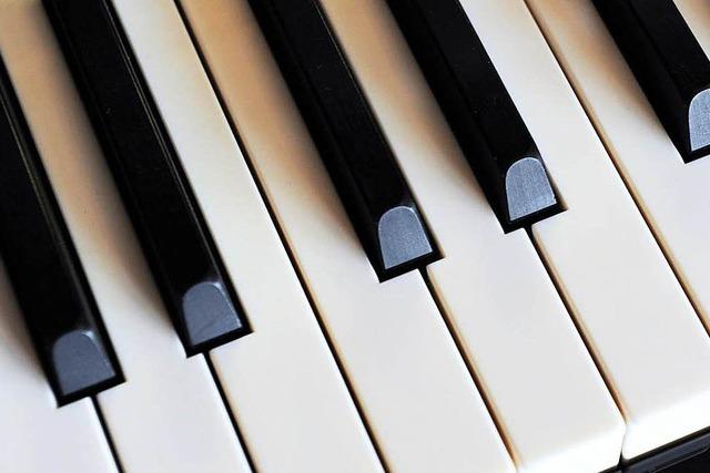 8 Pianisten spielen 840-mal dasselbe Klavierstck