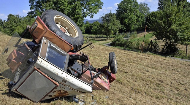 Umgekippter Traktor in Herten  | Foto: Heinz Vollmar 