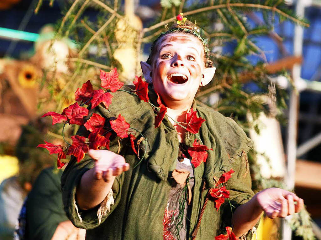 Shakespeares Sommernachtstraum hat die Zauberwelt des Theaters im Klostergarten bis in die Reihen des Publikums getragen.