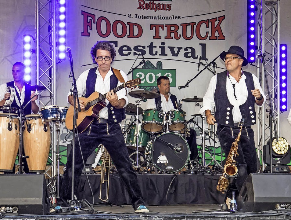 Beim Food Truck Festival in Rothaus wa...f, die fr prchtige Stimmung sorgten.  | Foto: Christiane Seifried