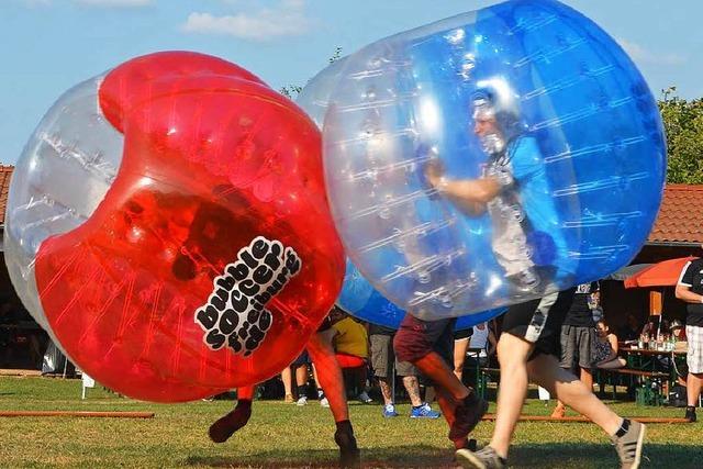 Fotos: Bubblesoccer-Turnier in Denzlingen