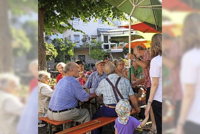 Feiern unterm Lindenbaum