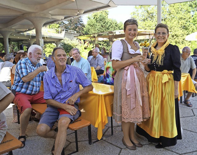 Auf ein schnes Musik- und Weinfest: D...anstaltungsleiterin Angelika Lesniak.   | Foto: Hartenstein