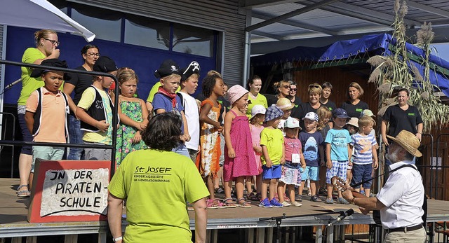 Die Kinder der Kita St. Josef stellten...feier ihr Gesangstalent unter Beweis.   | Foto: Jrg Schimanski