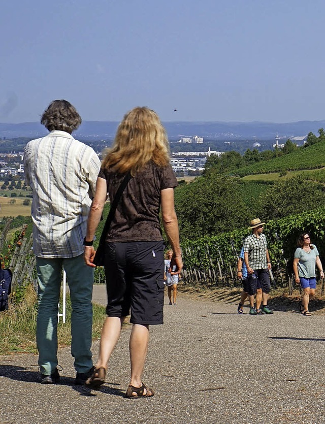 Beste Aussichten bot den Wanderern das...aken und einen  Schattenplatz suchen.   | Foto: Julius Steckmeister