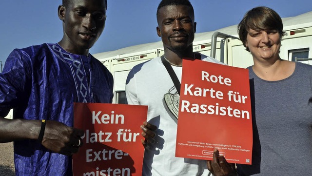 Sanna und Dawad Cessay  aus Ghana und ...rgern aus Haltingen nach Friedlingen.   | Foto: SENF