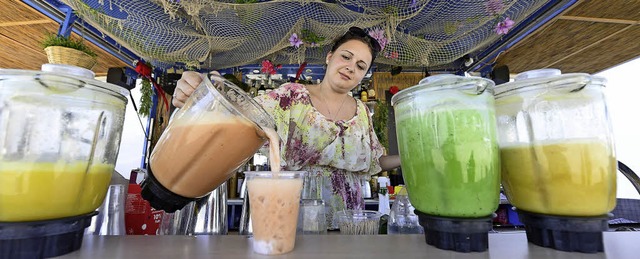 Smoothies mit Karibikgefhl passen zur...es hoffen auf die angesagte Abkhlung.  | Foto: I. Schneider