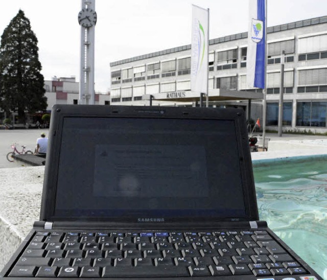 Freier Zugang zum Internet  ist derzei...wenigen Stellen in der Stadt mglich.   | Foto: Lauber
