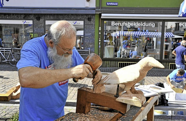 Daniel Godde beherrscht sein Handwerk,...nd des Handwerkertags vor zwei Jahren.  | Foto: Michael Bamberger (Archiv)