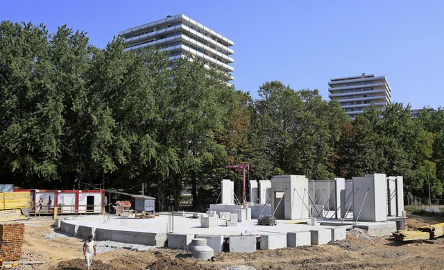 An der Kreuzung Rmerstrae/Vogesenstrae entsteht die neue Moschee.   | Foto: Christoph Breithaupt