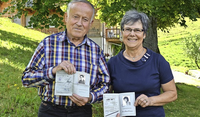 Herbert und Annemarie Sumser in St. Ulrich mit ihren Lappen   | Foto: Andrea Gallien
