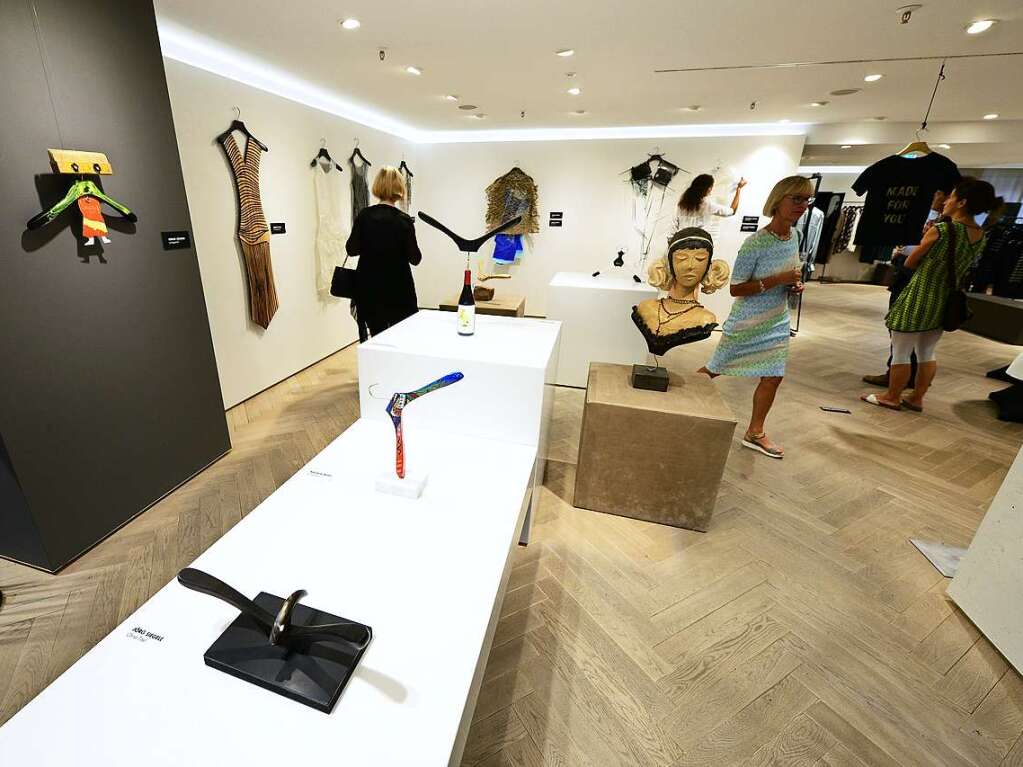 Impressionen von der Vernissage im Modehaus Kaiser