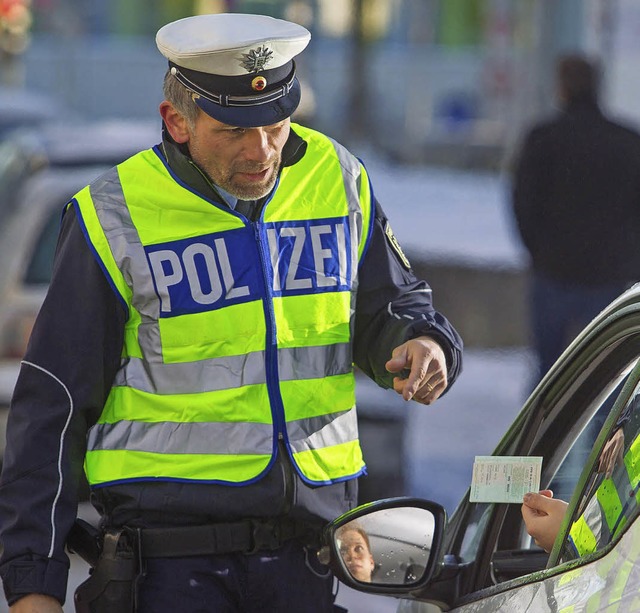 Kontrollen erhhen laut Polizei die Sicherheit.   | Foto: ADAC