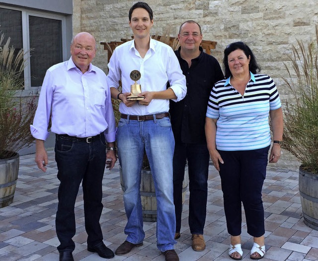 Stephen Schandelmeier (Zweiter von lin...es Kiwanis Club Kaiserstuhl Tuniberg.   | Foto: privat