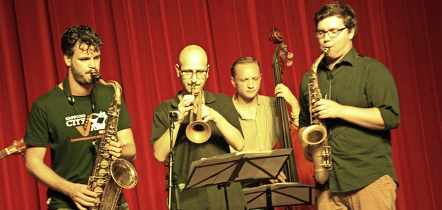 Mut und Lust ohne Noten frei zu jazzen...ing Pot in der Stadthalle in Breisach.  | Foto: Christine Aniol